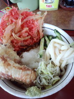「〖期間限定〗紅しょうが天ぷらうどん550円」@山田うどん 赤井店の写真