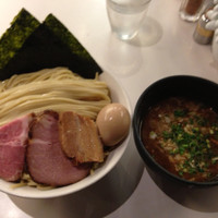 「特製つけ麺【醤油】特盛」@麺処 ほん田 東京駅一番街店の写真