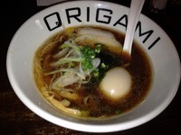 「ORIGAMIらーめん（醤油）７００円＋味玉１００円」@麺屋 ORIGAMIの写真