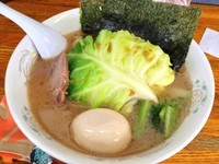 「キャベ玉ラーメン（￥700）」@横浜ラーメン厨房 うえむらやの写真