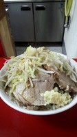 「小ラーメン（700円）　ニンニクカラメ」@ラーメン 学の写真