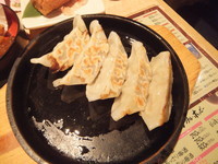 「ジューシー焼き餃子294円」@さくら水産 柏西口店の写真