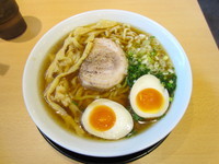 「半熟煮たまごラーメン（醤油）」@麺処 絢の写真