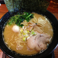 「醤油豚骨らーめん　700円」@一合舎 前橋店の写真