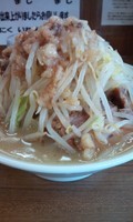 「ラーメン少（ヤサイマシ） ［650円］」@ラーメンの店 どでん 北浦和店の写真