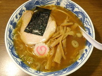 「ラーメン(小)(650円)」@大勝軒 十五夜 新宿御苑店の写真