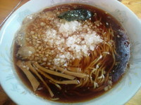 「ラーメン(並) 玉ネギ多め」@よしいちの写真