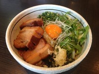 「少なめトロ肉まぜそば＋卵黄」@濃厚担々麺 はなび 蟹江店の写真