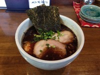 「黒豚骨らーめん 太麺 ¥770 替玉極細¥130」@豚骨らーめん いちご家の写真