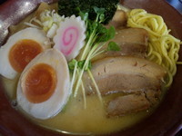 「濃厚鶏だし煮干らーめん塩(750)＋ﾁｬｰｼｭｰ＋味玉」@らーめんなが田の写真