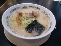 「とんこつラーメン　大盛」@日高屋 巣鴨北口店の写真