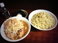 「ぶた大ラーメン＋つけ麺＋生卵」@ラーメン二郎 めじろ台法政大学前店の写真