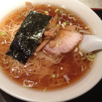 「ラーメン（大盛りも同料金）」@上海ピーマンの写真