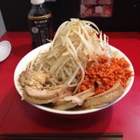 「豚ラーメン麺少な目＋ニンニク＋辛揚げ」@千里眼の写真