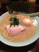 「ラーメン + 味玉子」@横浜らーめん 本牧家 横須賀店の写真