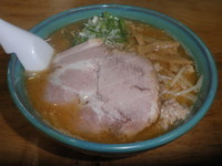 「新味噌ラーメン（８００円）大盛（１００円）」@らーめん初代 小樽本店の写真