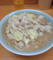 「ラーメン、麺少なめ、アブラ」@ラーメン二郎 新橋店の写真