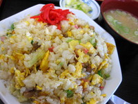 「チャーハン（お新香・みそ汁付）￥680」@めしや 羽生店の写真