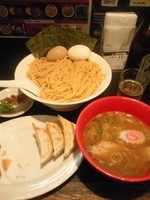 「特製つけ麺大盛、サービス券茹で玉子、餃子ビールセット」@大勝軒 まるいち 新宿店の写真