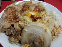 「汁なし（並）¥700＋小豚￥150＋ｽﾗｲｽﾁｰｽﾞ¥50」@びんびん豚の写真