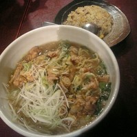 「油淋鶏＋1/2チャーハン」@ABCラーメン 銀座店の写真