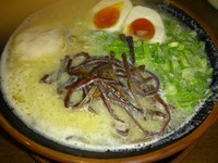 「博多ラーメン６００円＋煮玉子１００円＋替え玉１２０円」@博多らーめん 万々の写真