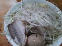 「ラーメン＋味玉（ランチサービス）」@ラーメン 麺処 なるとの写真