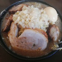 「小三郎（オーション麺ヤワメ　アブラ　生卵）700円」@つけ麺 弥七の写真
