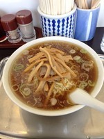 「ラーメン（中）➕麺固め➕サービスメンマ」@ラーメン専門の店 大勝の写真