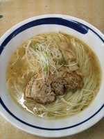 「塩らーめん（大）」@拉麺たくみやの写真