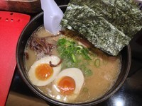 「どんたくめん＋替玉（￥800＋￥100）」@博多中洲屋台 鈴木ラーメン店の写真