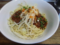 「ジャージャー麺900円麺少なめ(スープなし塩ラー油の食券)」@凛 大井町店の写真