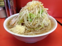 「ラーメン小　６５０円」@ラーメン二郎 神田神保町店の写真