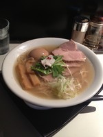 「味玉塩そば＋煮豚 1150円」@SOBAHOUSE金色不如帰の写真