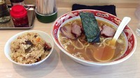 「チャーシュー麺＋ラーメンおこわ(850円＋200円)」@支那ソバ すずきの写真