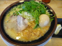 「極め鶏＋味付玉子」@美熊家 高崎店の写真