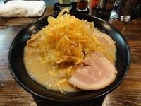 「辛ネギ醤油ラーメン大盛930円脂多め/ビール」@麺処 繋-Guの写真