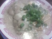 「塩とんこつラーメン」@中華そば専門 めんやいただきの写真