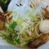 「魂のチャーシューメン醤油（味玉＋シャキシャキねぎトッピング）」@魂のチャーシューメン 清水の写真