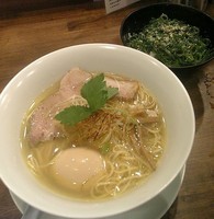 「塩拉麺+半熟煮玉子+九条ネギご飯」@創作麺工房 鳴龍の写真