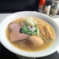 「塩味玉そば」@SOBAHOUSE金色不如帰の写真