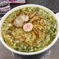 「中華そば➕中盛➕麺固め➕薬味多め」@東京らぁめんちよだの写真