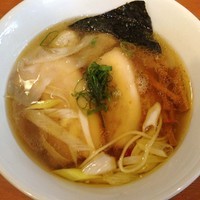 「黄金の鶏塩らぁめん　650円」@自家製麺 えなみの写真