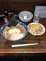 「油そば&刻みチャーシュー丼」@兎に角 松戸店の写真