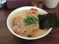 「限定豚トロチャーシュー塩 大盛 味玉」@麺屋 三四郎の写真