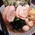 チャーシュー麺（中）＋うずらの卵＋サービスライス