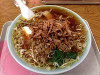 「ラーメン 650 + とり皮 100」@さくらい食堂の写真