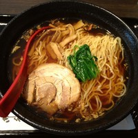 「正油ラーメン（￥500）※」@弥栄亭の写真