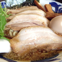「醤油ラーメン 味玉」@ラーメンつけ麺 奔放の写真