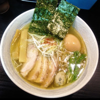 「鶏あっさり塩 味玉チャーシュー  800円」@鶏そばつけめん 一丁の写真